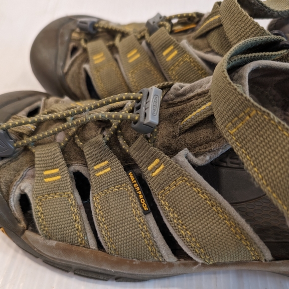 KEEN Newport H2 Khaki Olive Closed Toe Waterproof Hiking Shoes - Picture 11 of 14
